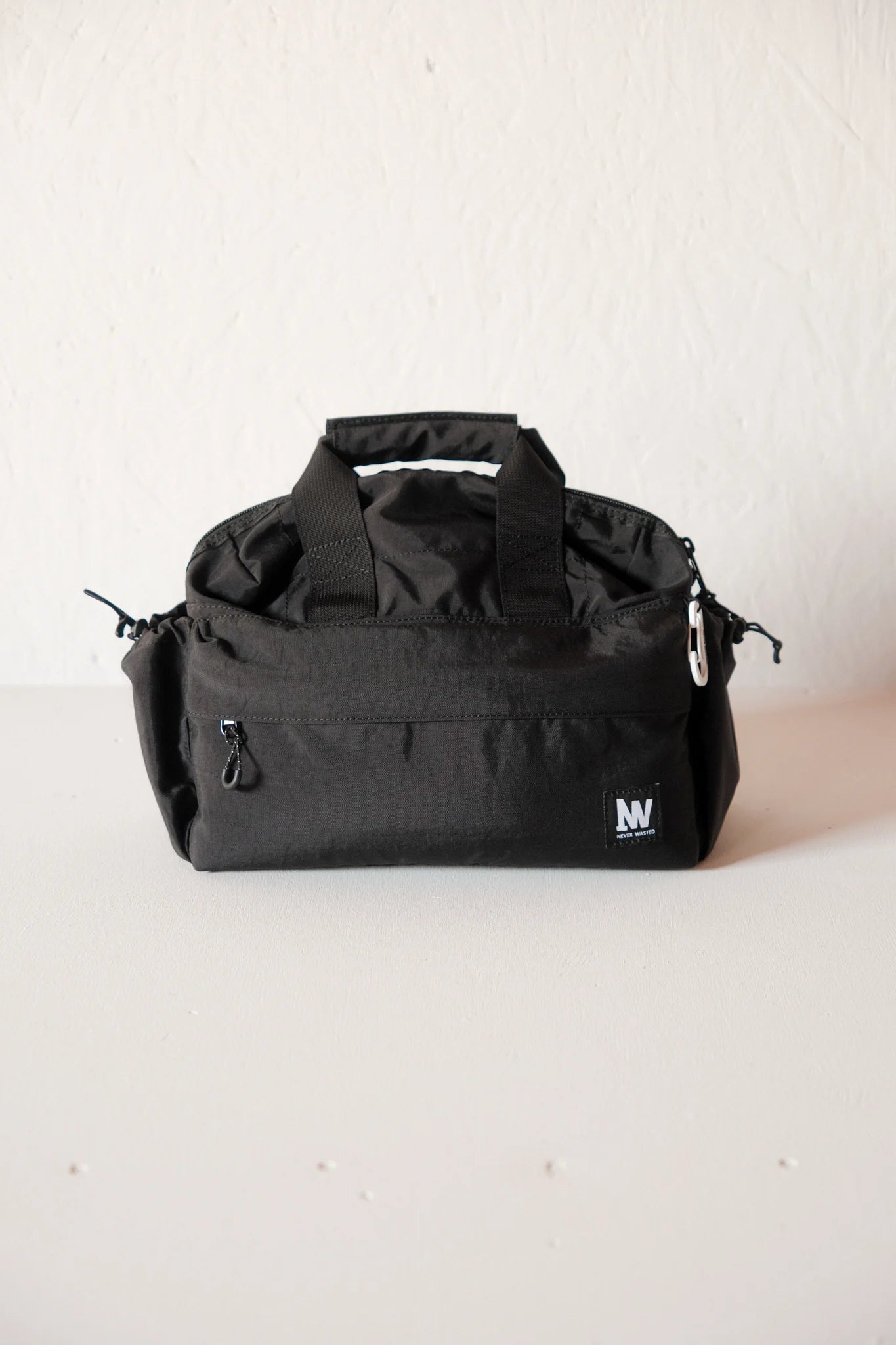 NEVER WASTED｜PLAYRIP MIDDLE BAG