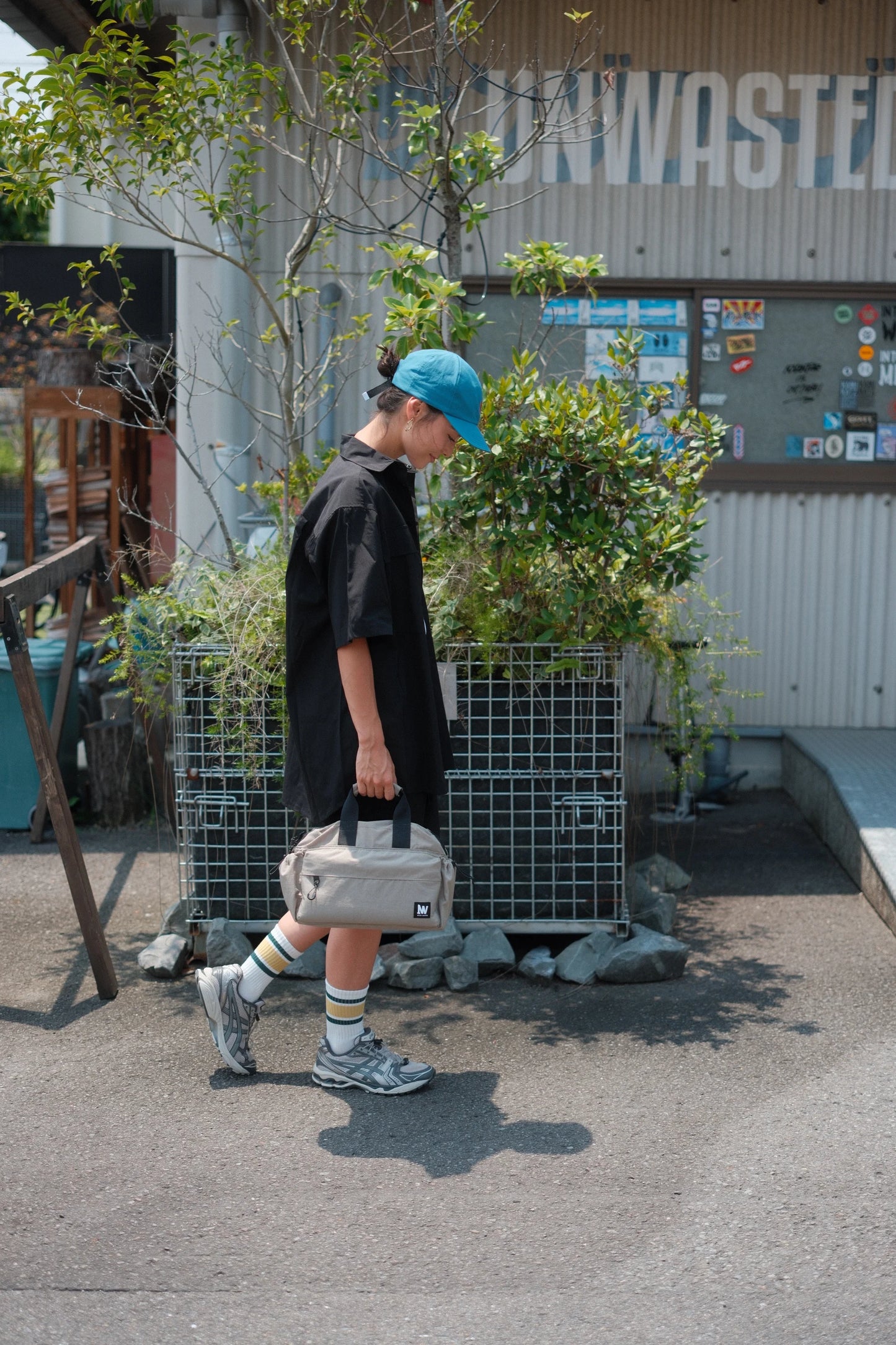 NEVER WASTED｜PLAYRIP MIDDLE BAG